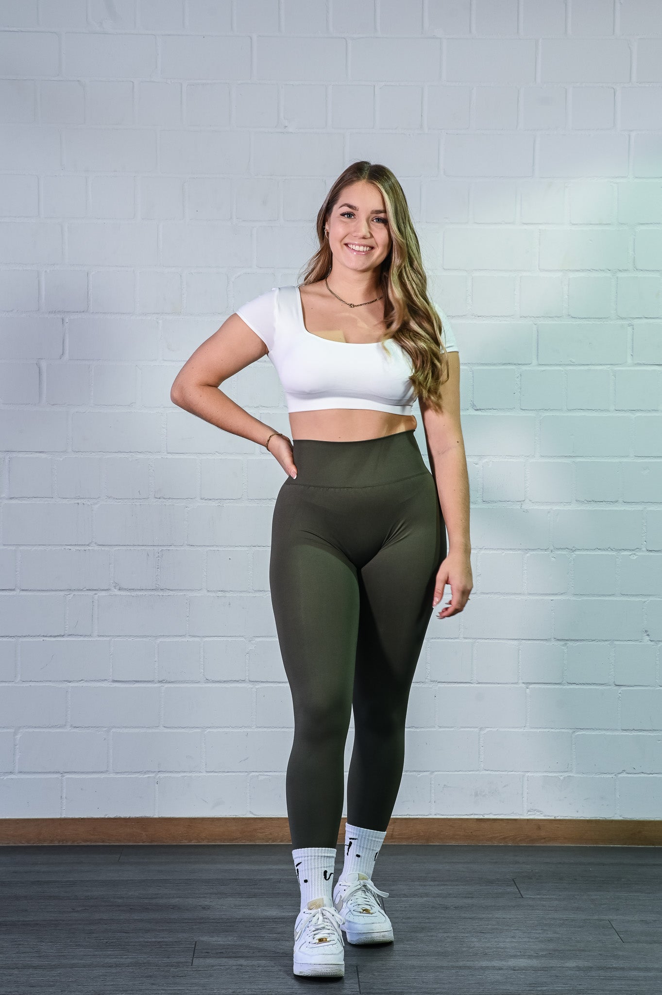 vi. Divi.ne Leggings
