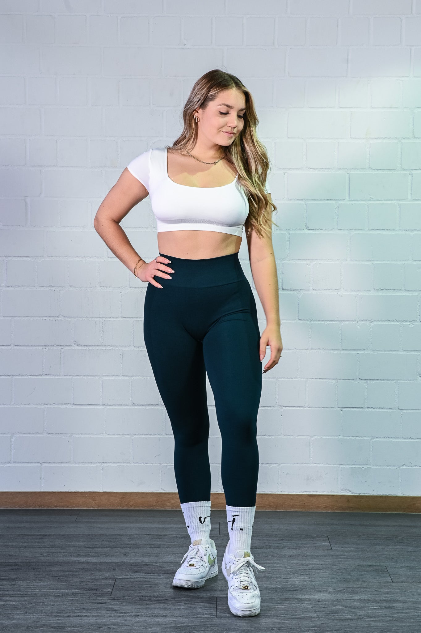 vi. invi.ncible Leggings