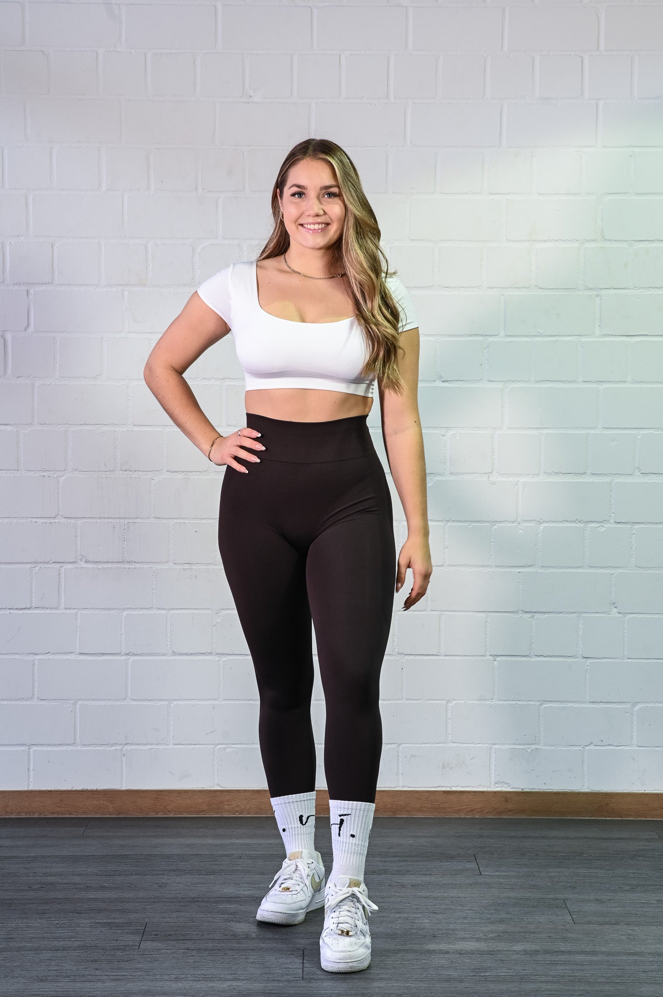 vi. invi.ncible Leggings