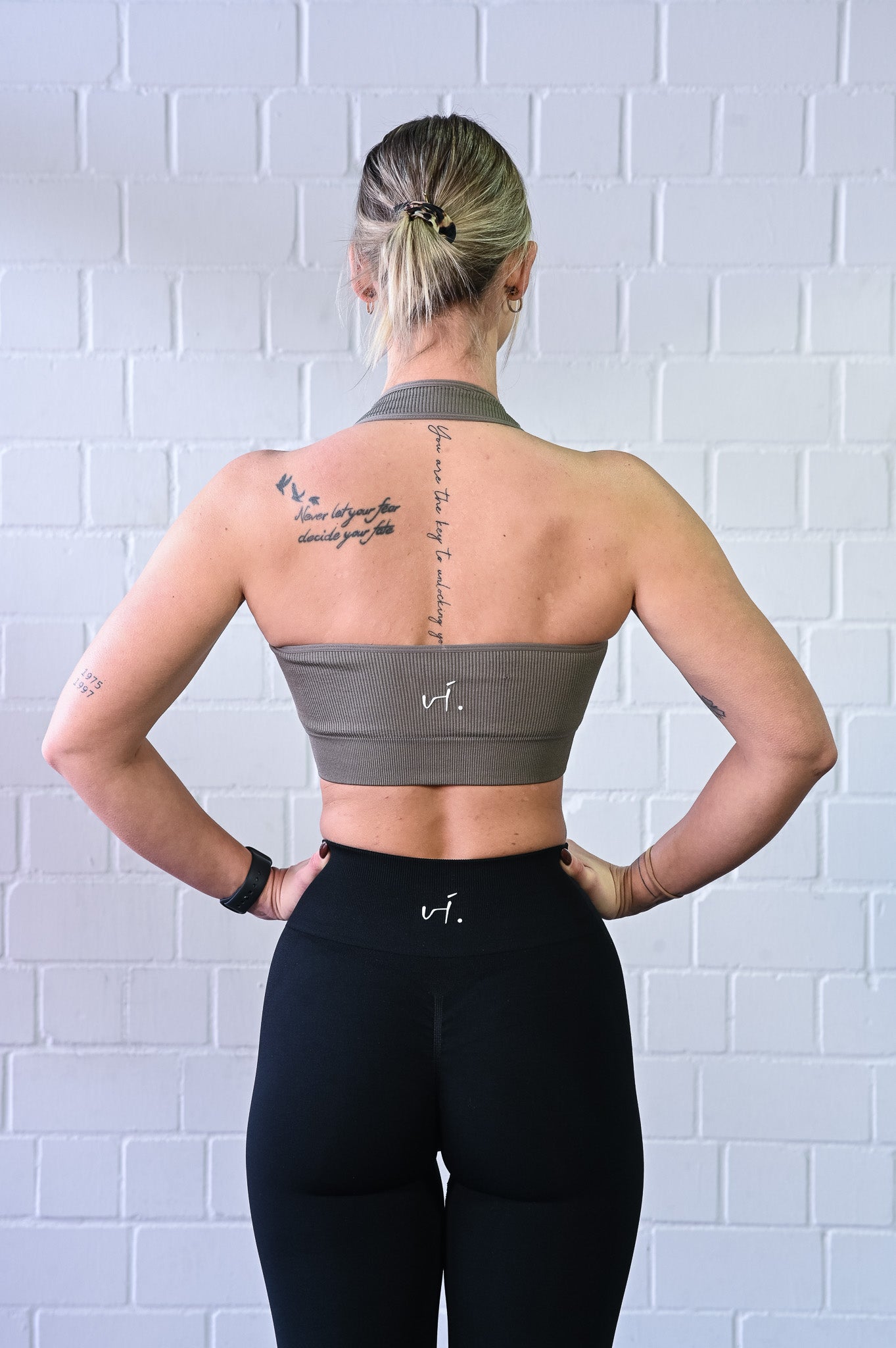vi. Levi.tate Bra