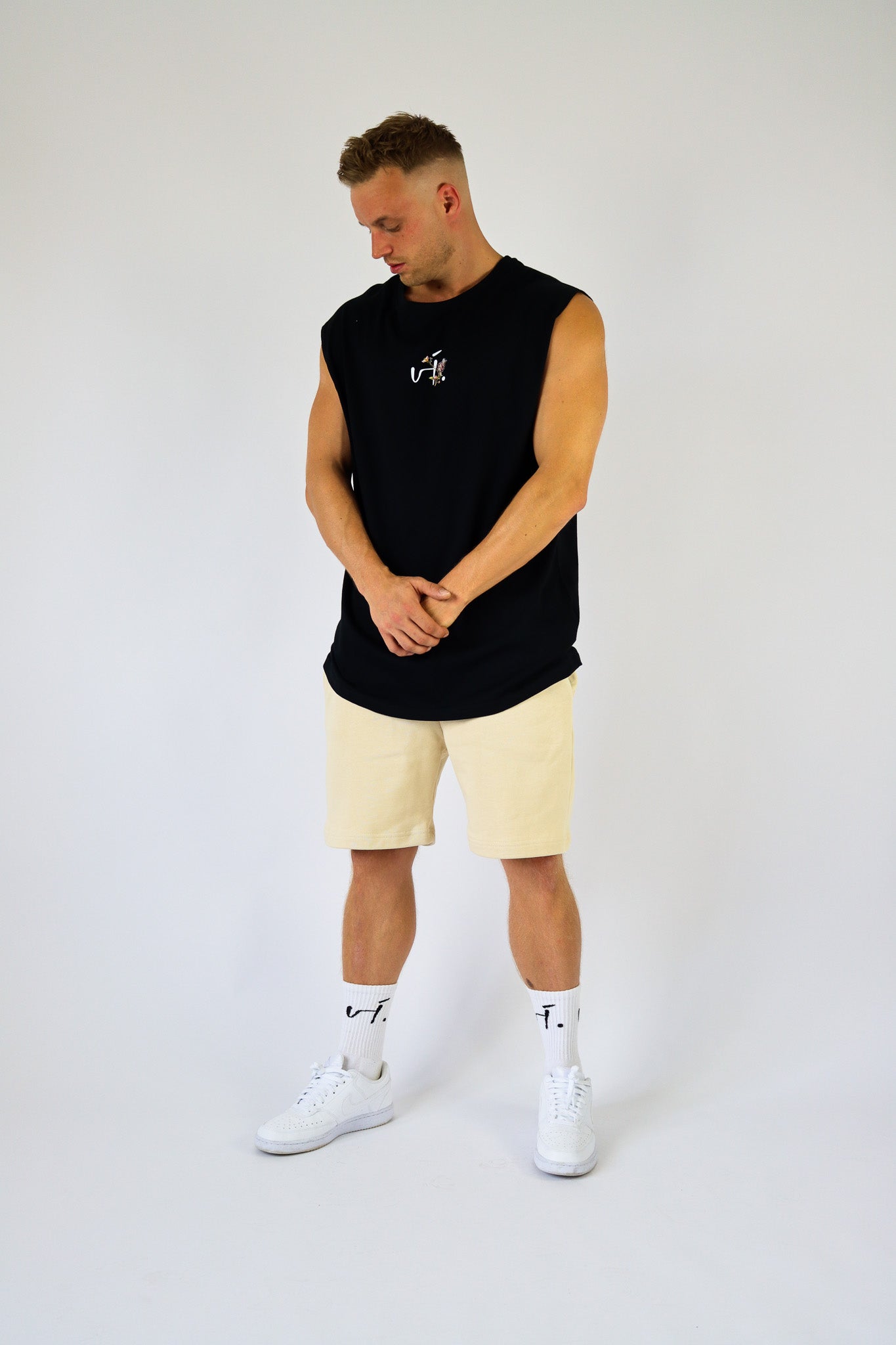 vi. BLOOMING II Sleeveless Shirt