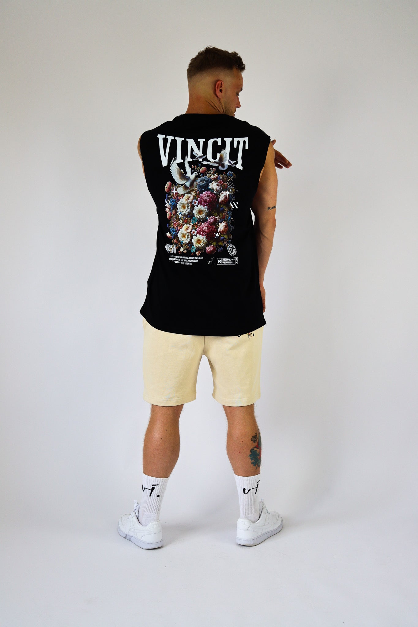 vi. BLOOMING II Sleeveless Shirt
