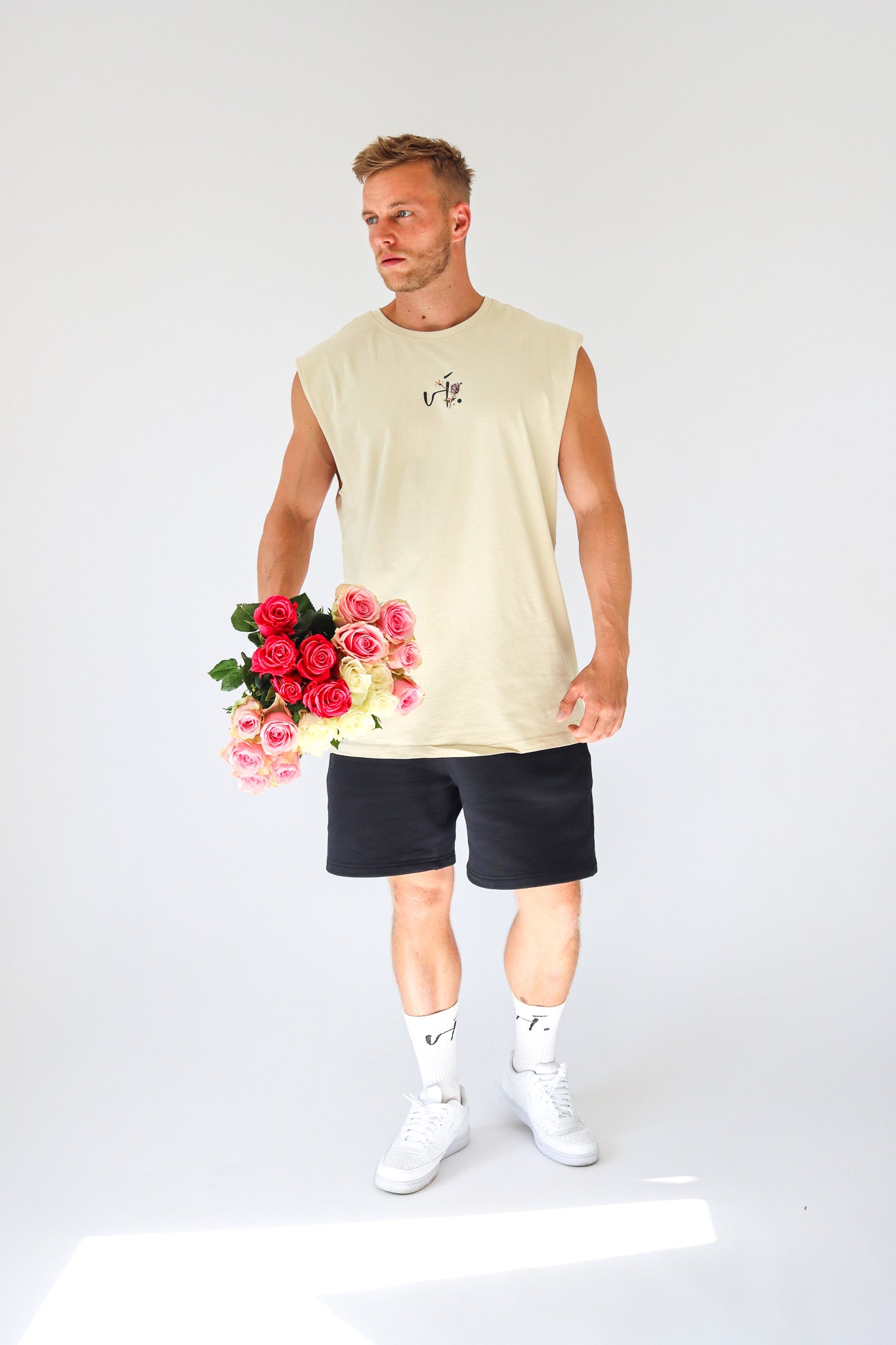 vi. BLOOMING II Sleeveless Shirt