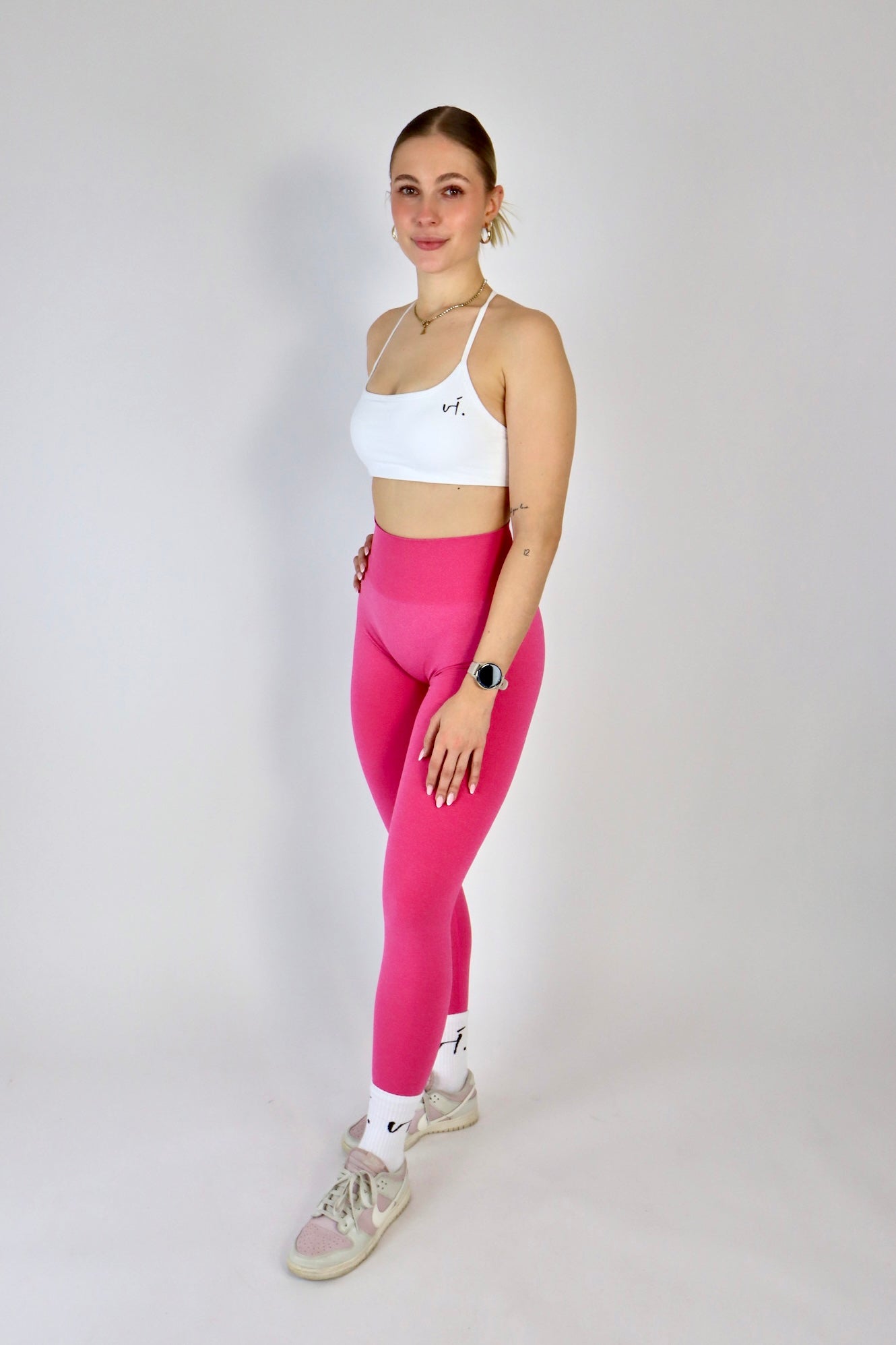 vi. Levi.tate Leggings