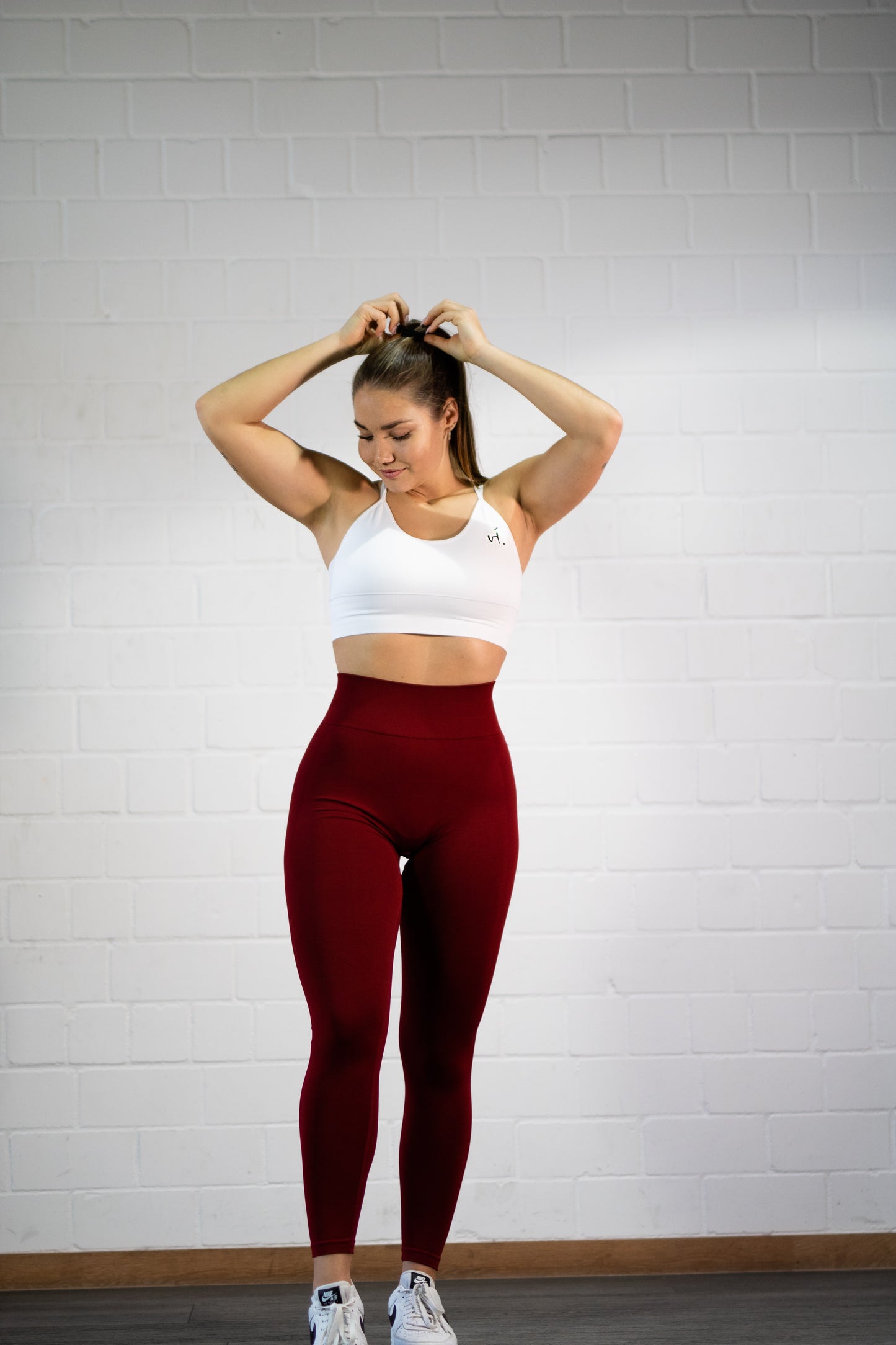 vi. invi.ncible Leggings