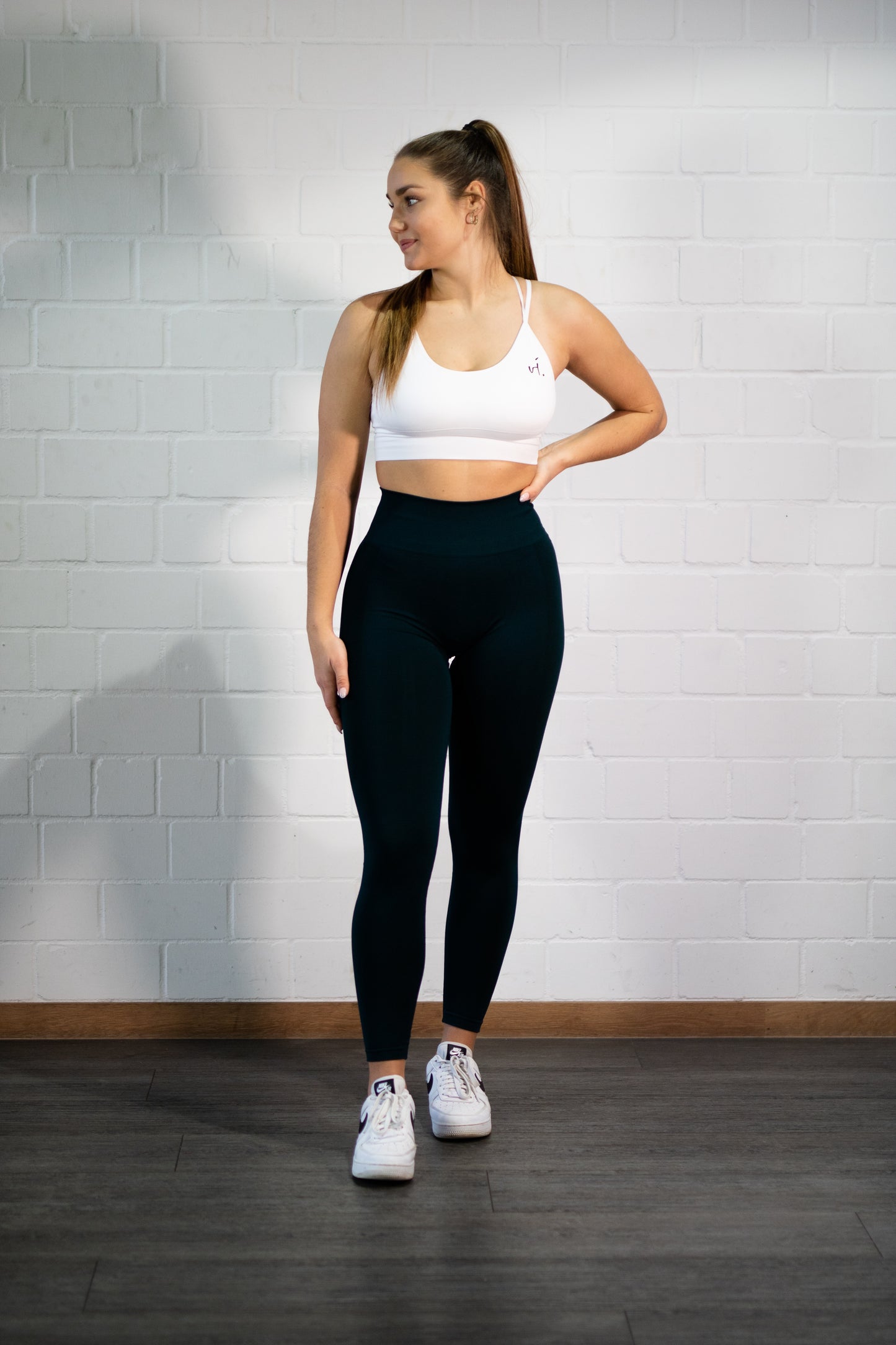 vi. invi.ncible Leggings