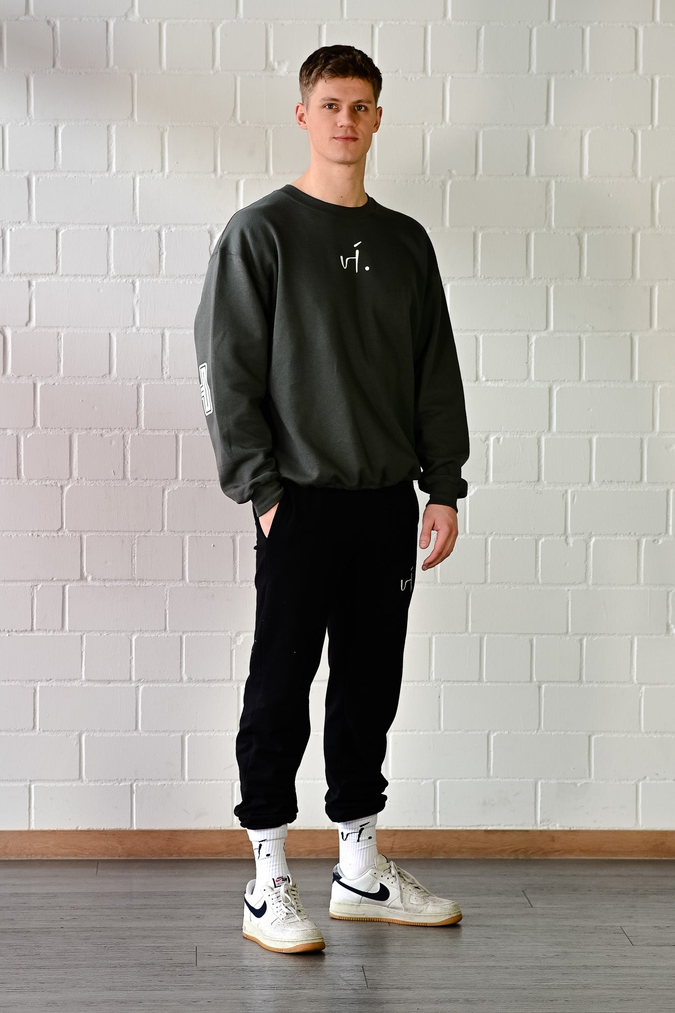 vi. vi.ngs Oversized Sweater Men