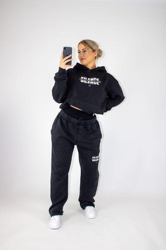vi. BUILD IN SILENCE Baggy Sweatpants woman