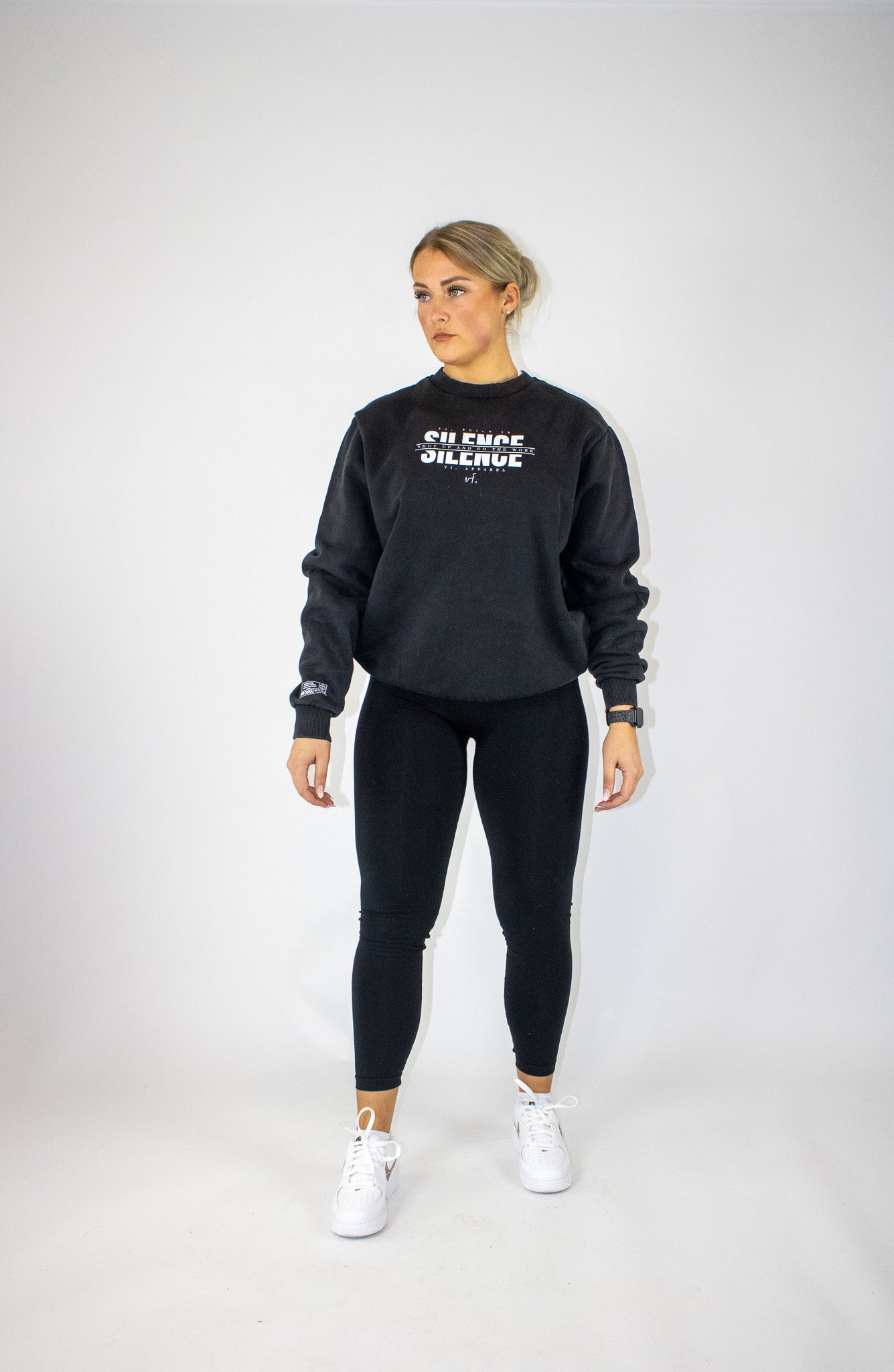 vi. BUILD IN SILENCE Oversized Sweater woman